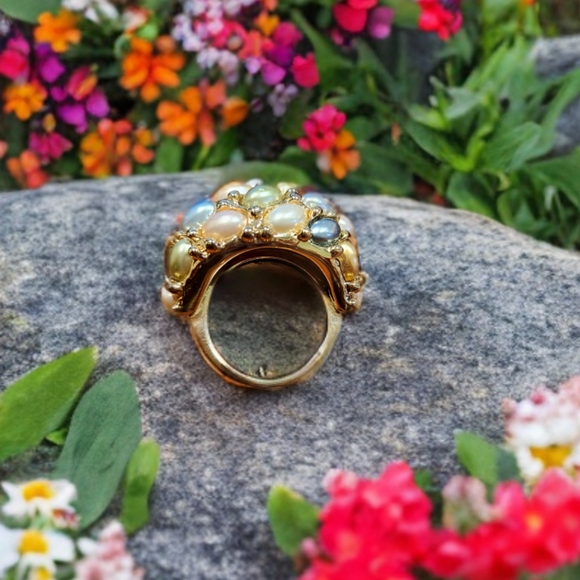 Elegant Multicolor Ring - Picture 2 of 3